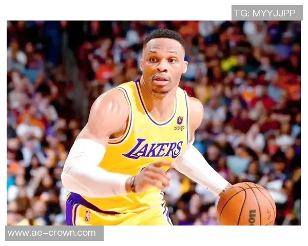 湖人本赛季投篮命中率高居联盟首位三分球表现却垫底令人担忧