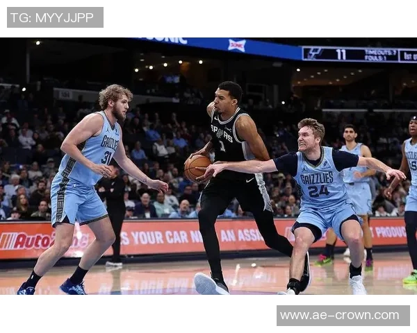 媒体人热议鹈鹕奎因与墨菲双星组合展现无限潜力与希望