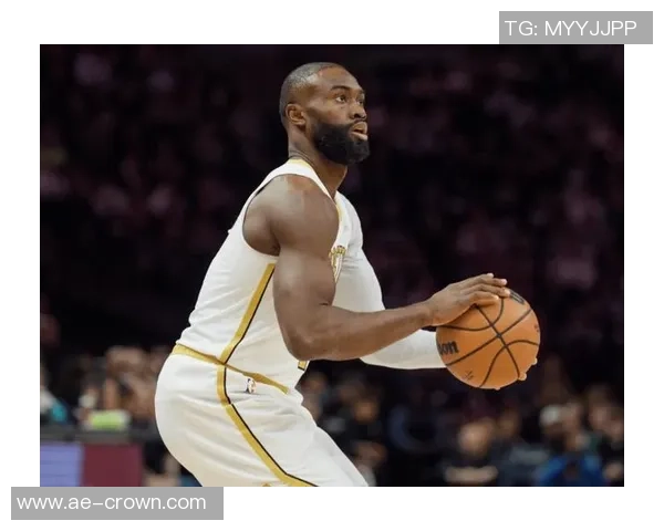 杰伦布朗称赞球队篮板保护表现出色为胜利奠定基础